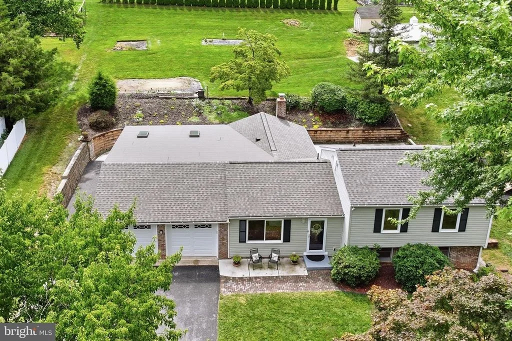 Photo of 6113 ELAINE DRIVE