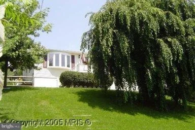 Photo of 27 E STREET E