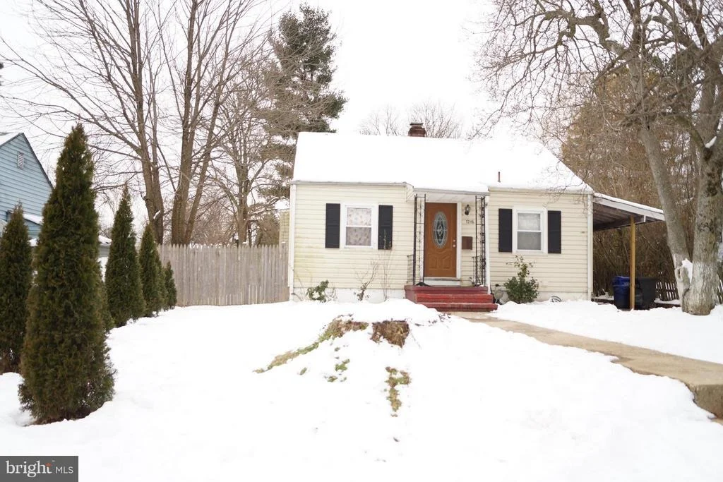 Photo of 12116 VEIRS MILL ROAD