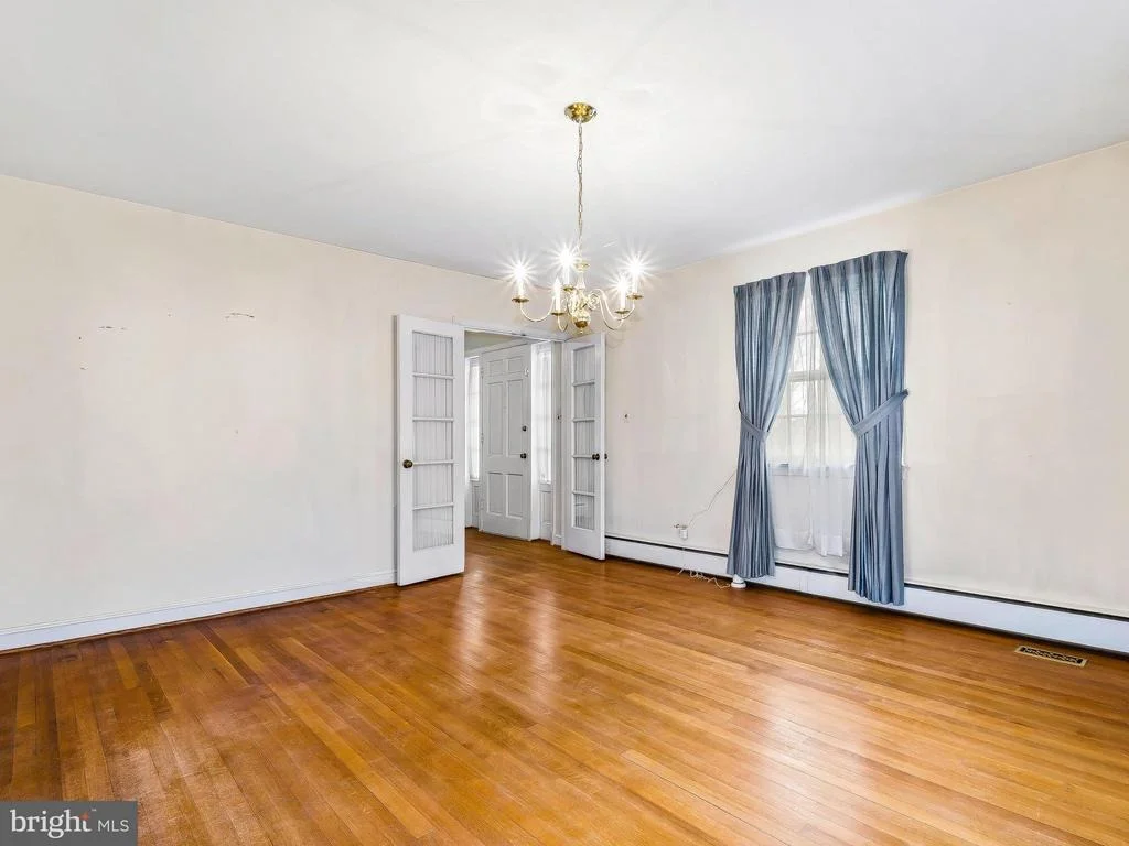 Photo of 17305 BATCHELLORS FOREST ROAD