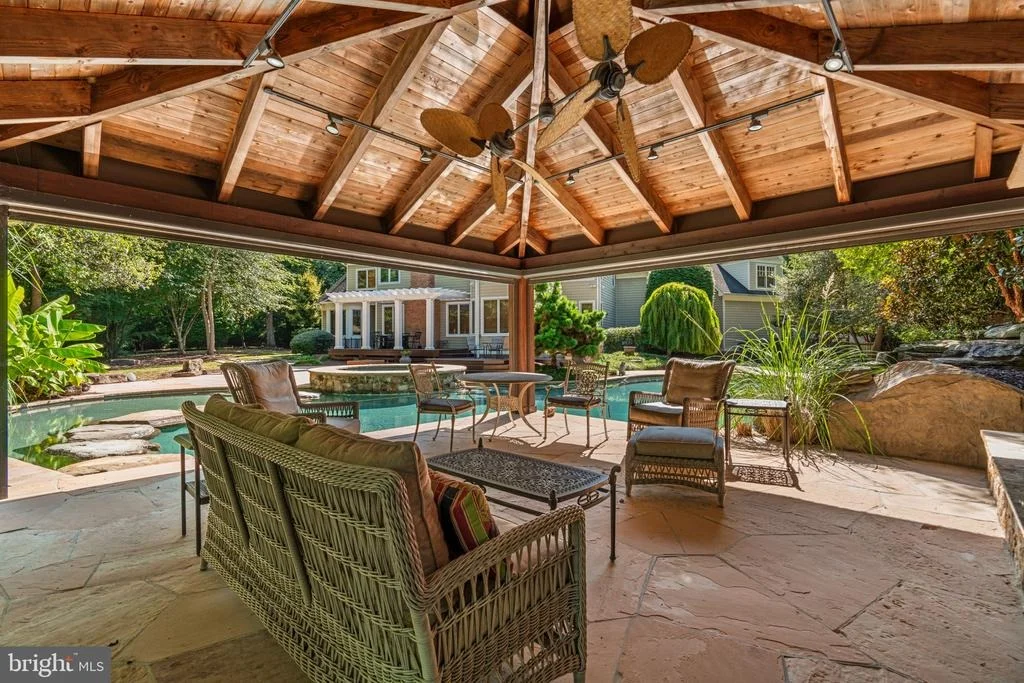 Photo of 370 EAGLE HILL ROAD