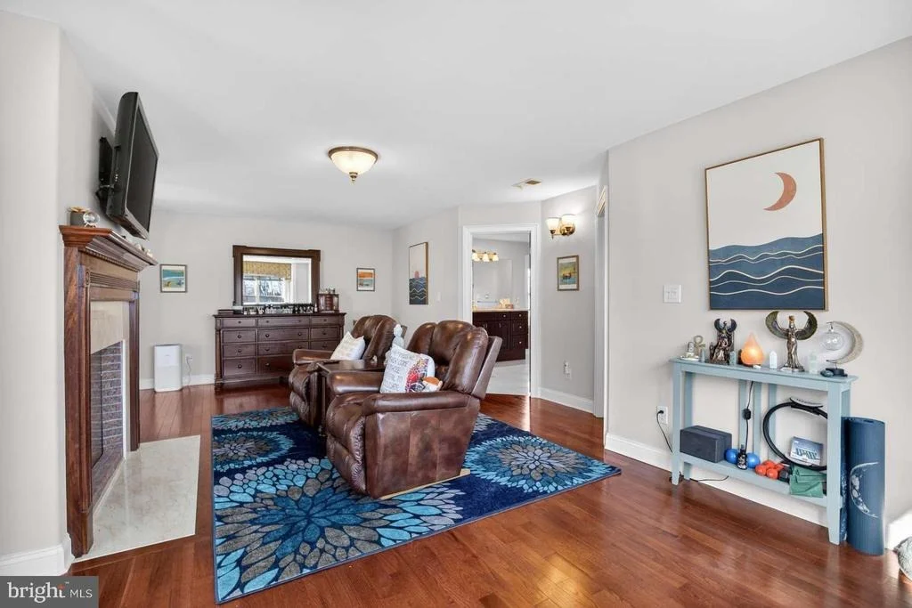 Photo of 207 EMERALD LANE