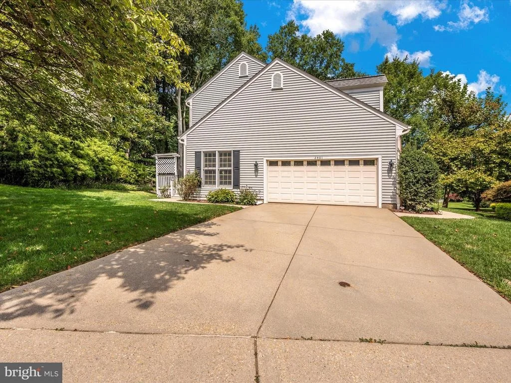 Photo of 2301 FORT WILLIAM DRIVE