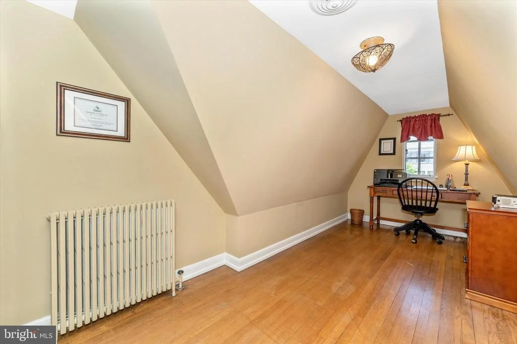 Photo of 402 W 2ND STREET