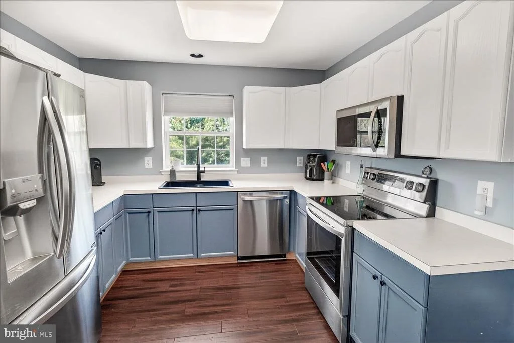 Photo of Unit 33B at 593 CAWLEY DRIVE