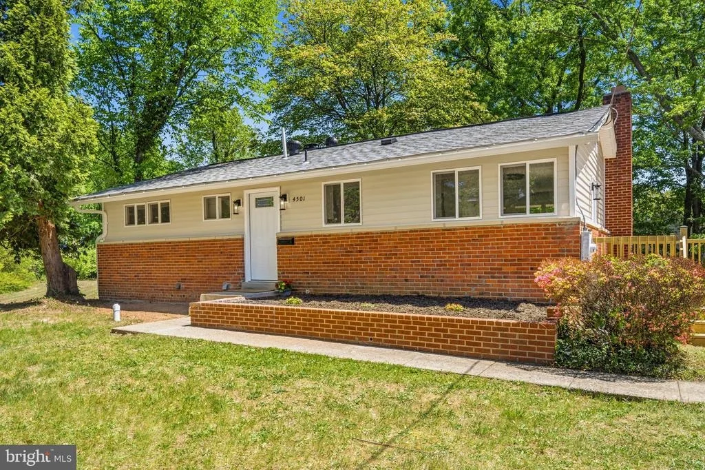 Photo of 4501 APPLE TREE DRIVE