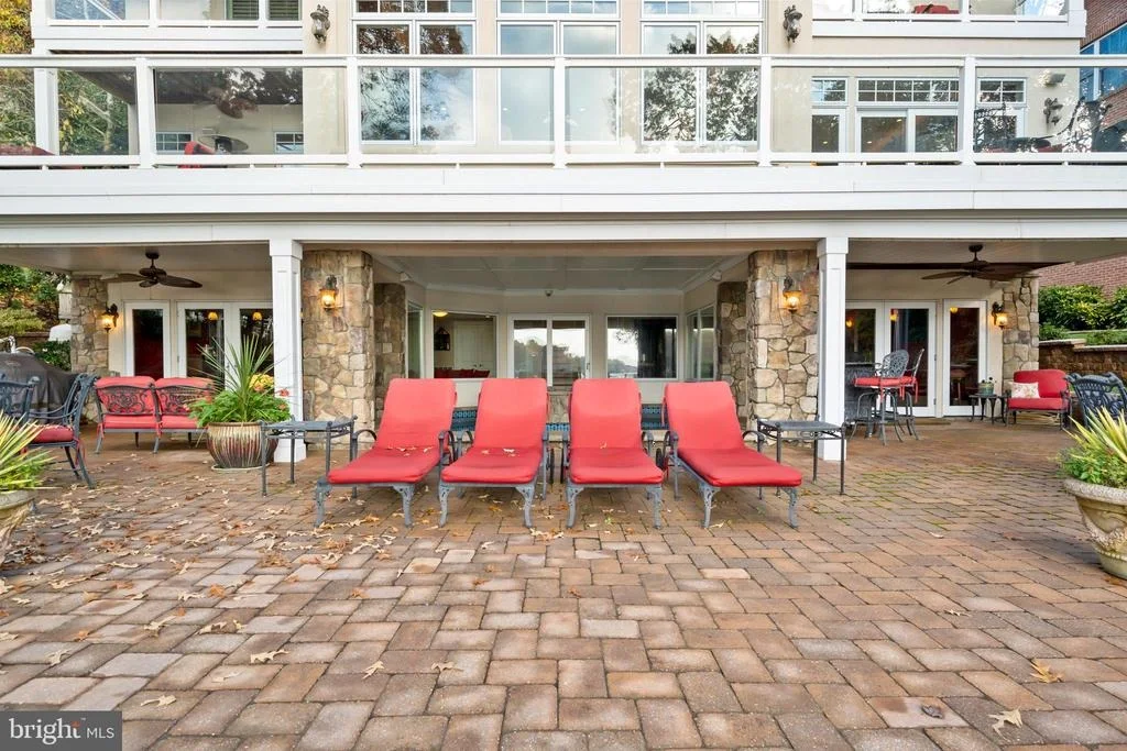 Photo of 206 HARBOR DRIVE