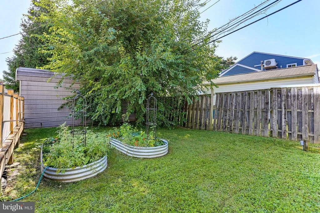 Photo of 8211 LONGPOINT ROAD