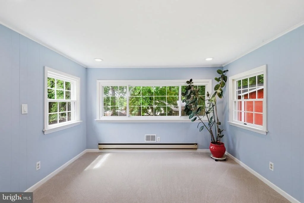 Photo of 1709 WHITE OAK DRIVE