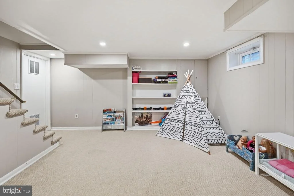 Photo of 6207 ADELAIDE DRIVE