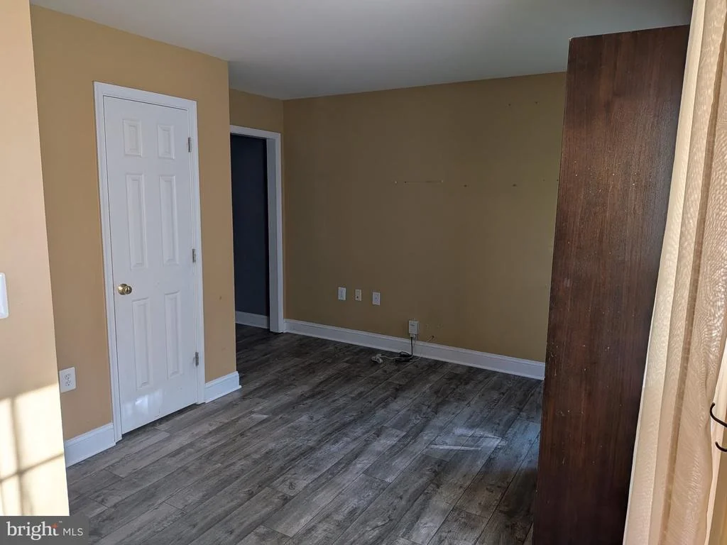 Photo of 823 WOODCREST LOOP