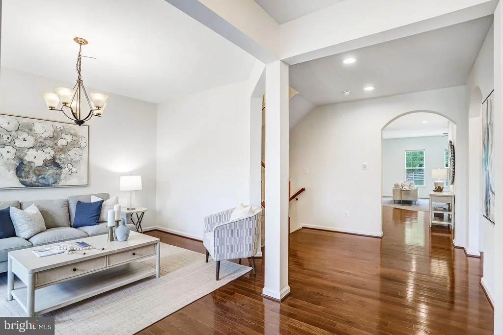 Photo of 26798 BARNSLEY PLACE
