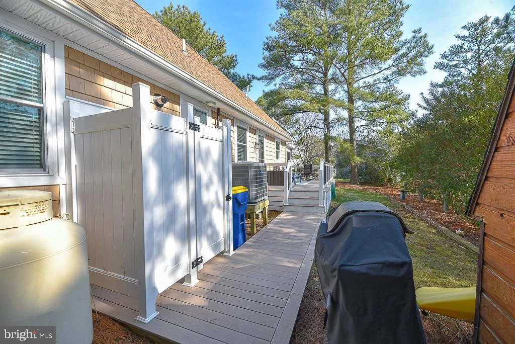 Photo of 956 LAKE VIEW DRIVE