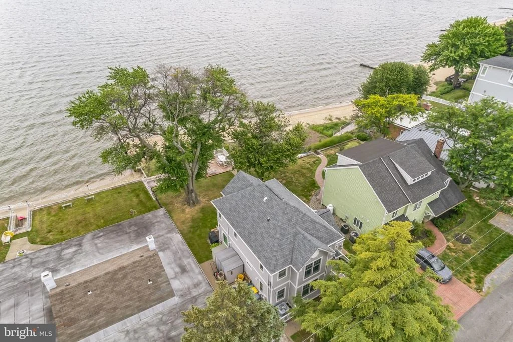 Photo of 3963 BAYSIDE DRIVE