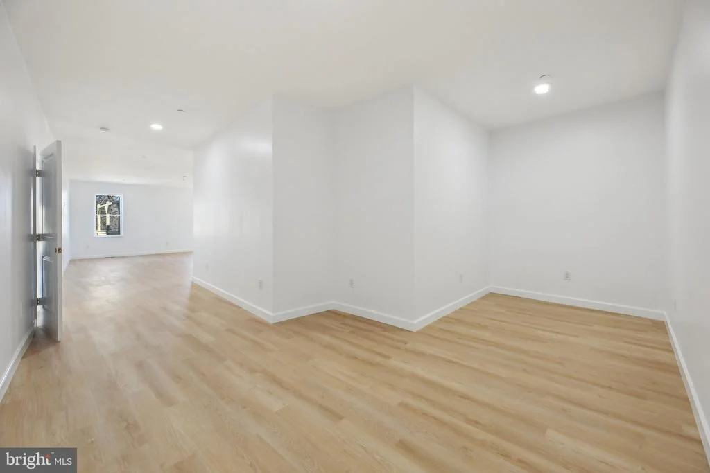 Photo of 8325 GROVE ANGLE ROAD