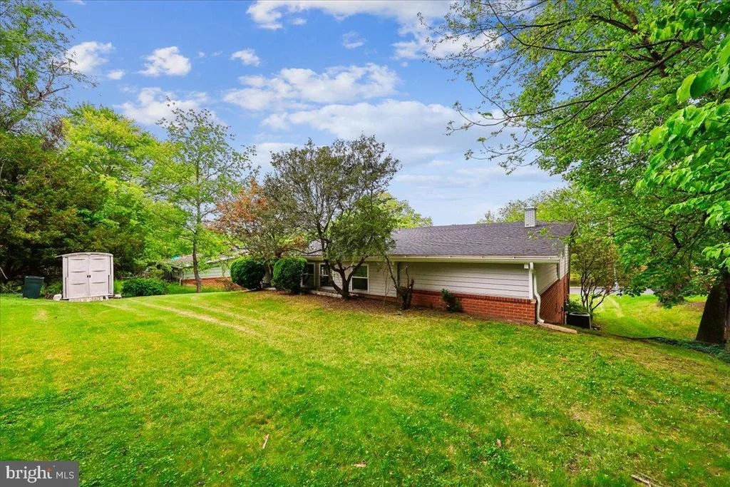 Photo of 11518 CHARLTON DRIVE