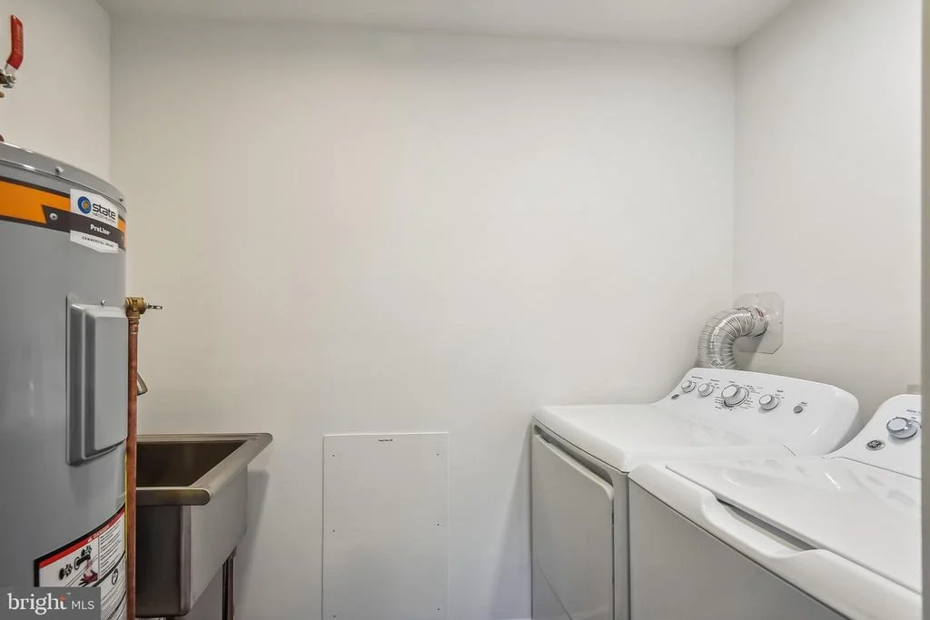 Photo of 3033 WAYNE ROAD