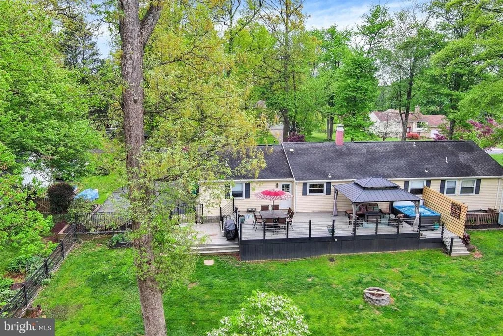 Photo of 4296 WOLF HILL DRIVE