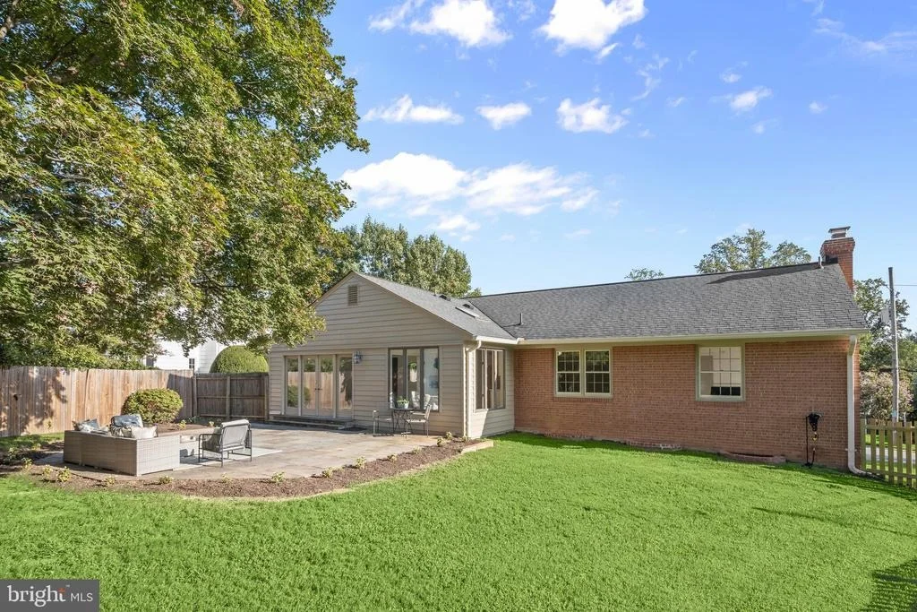 Photo of 6117 OVERLEA ROAD