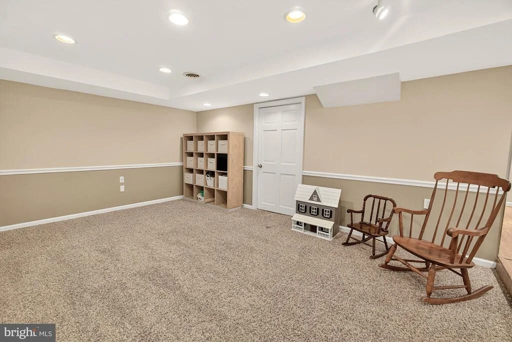 Photo of 8000 GLENDALE COURT