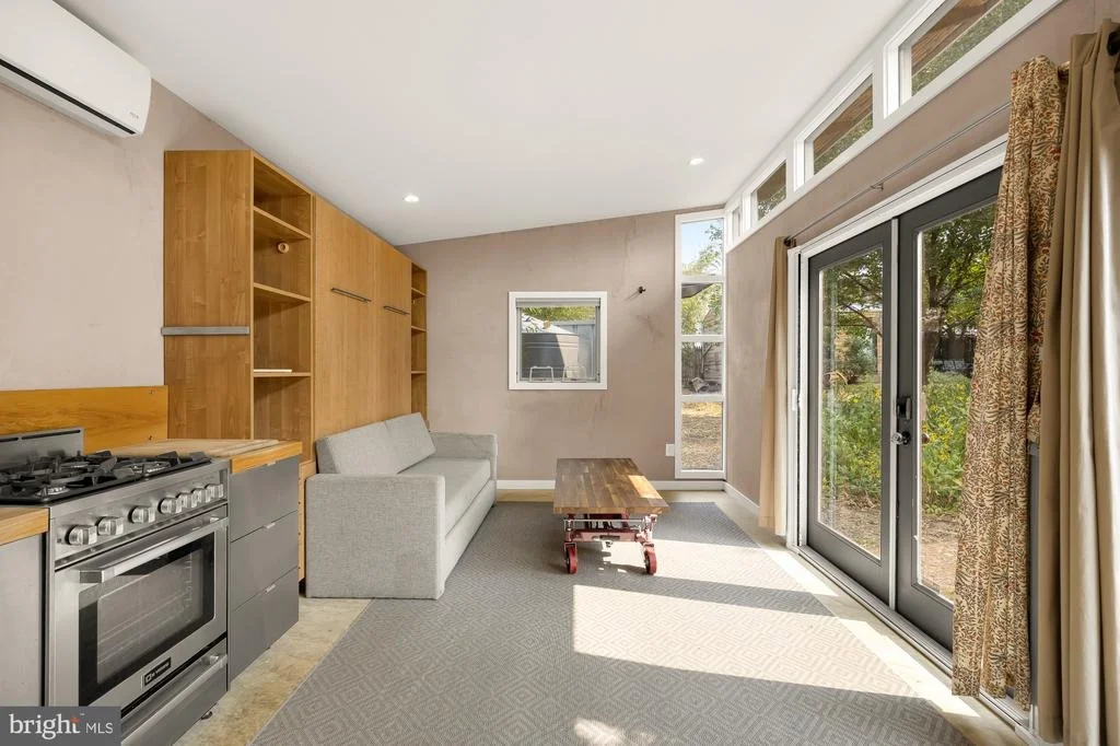 Photo of 21 EVARTS STREET NE
