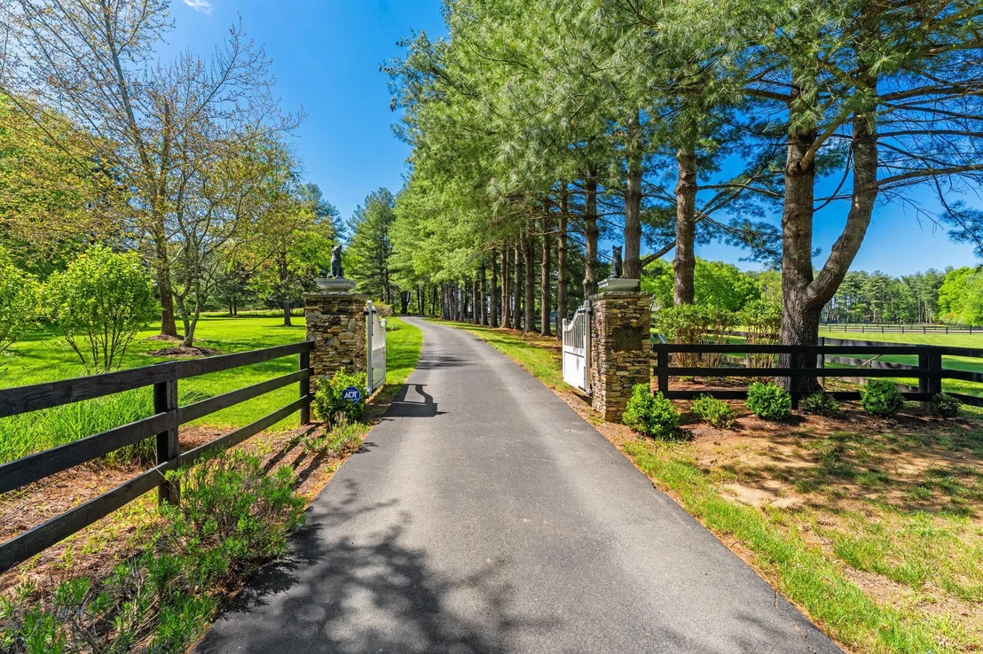 Photo of 23559 PARSONS ROAD