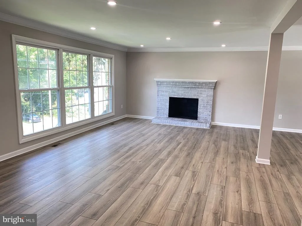 Photo of 6002 MIDDLETON LANE