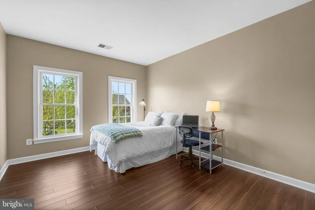 Photo of 9116 BOWLING GREEN DRIVE
