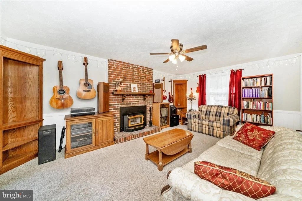 Photo of 212 WINTERGREEN LANE