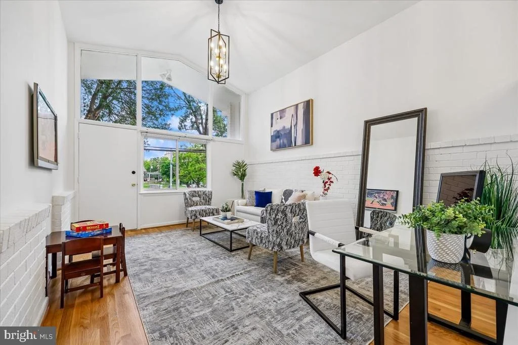 Photo of 1105 LAMBERTON DRIVE