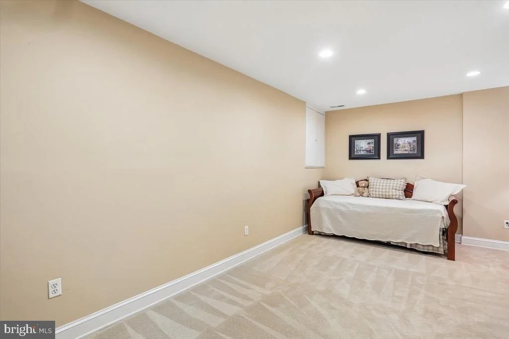 Photo of 899 LINGANORE DRIVE