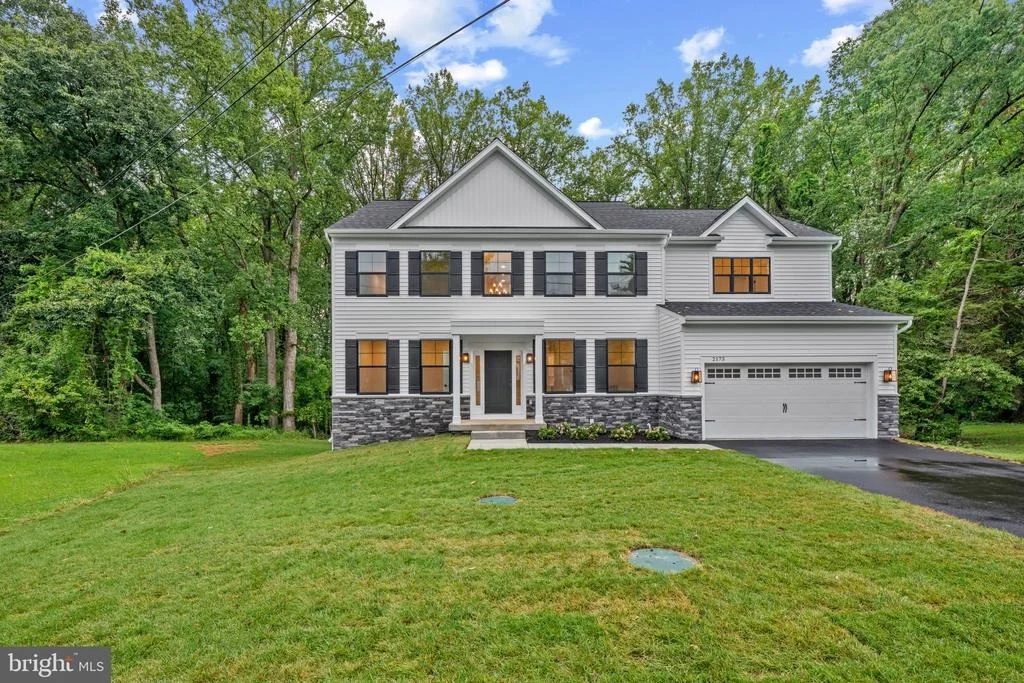 Photo of 2175 GLENCREST CIRCLE