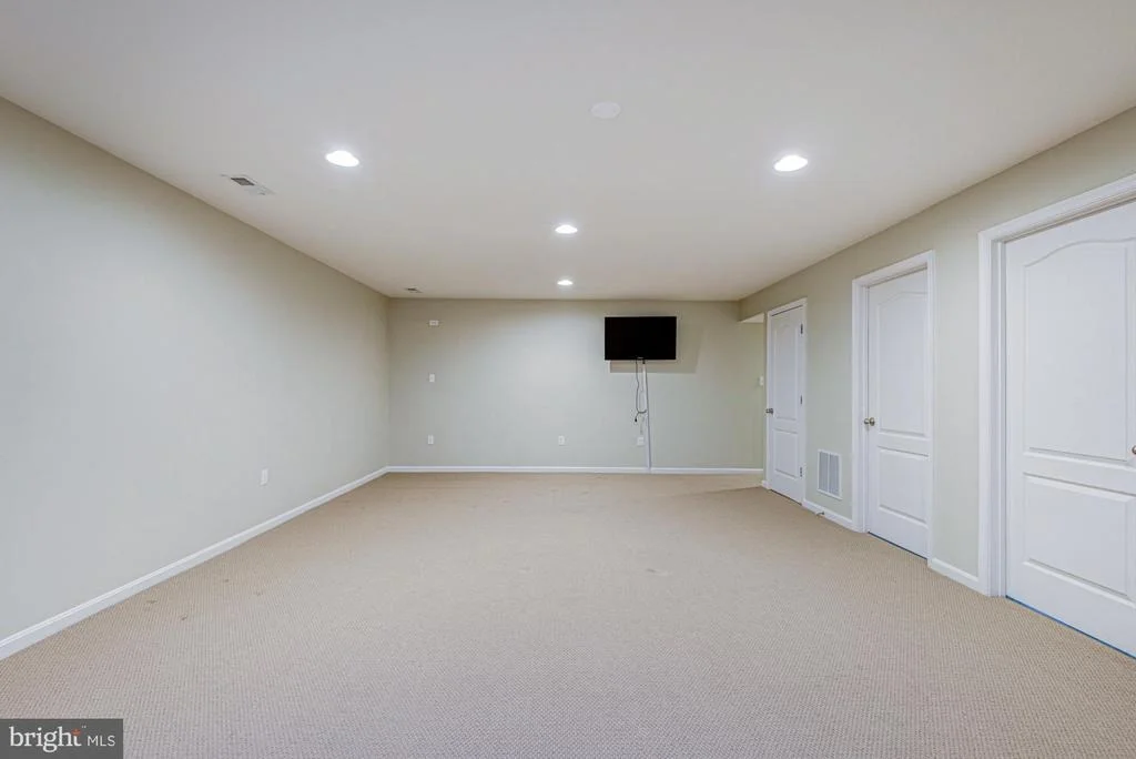 Photo of 318 NORTHHAMPTON WAY