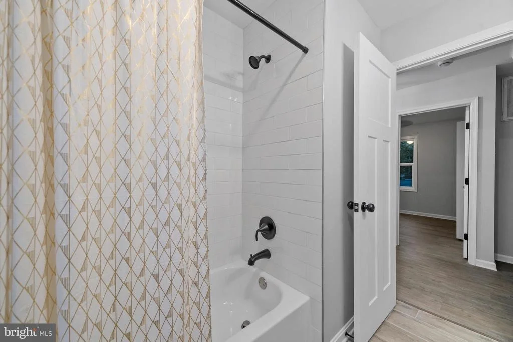 Photo of 1235 CALVERT BEACH ROAD