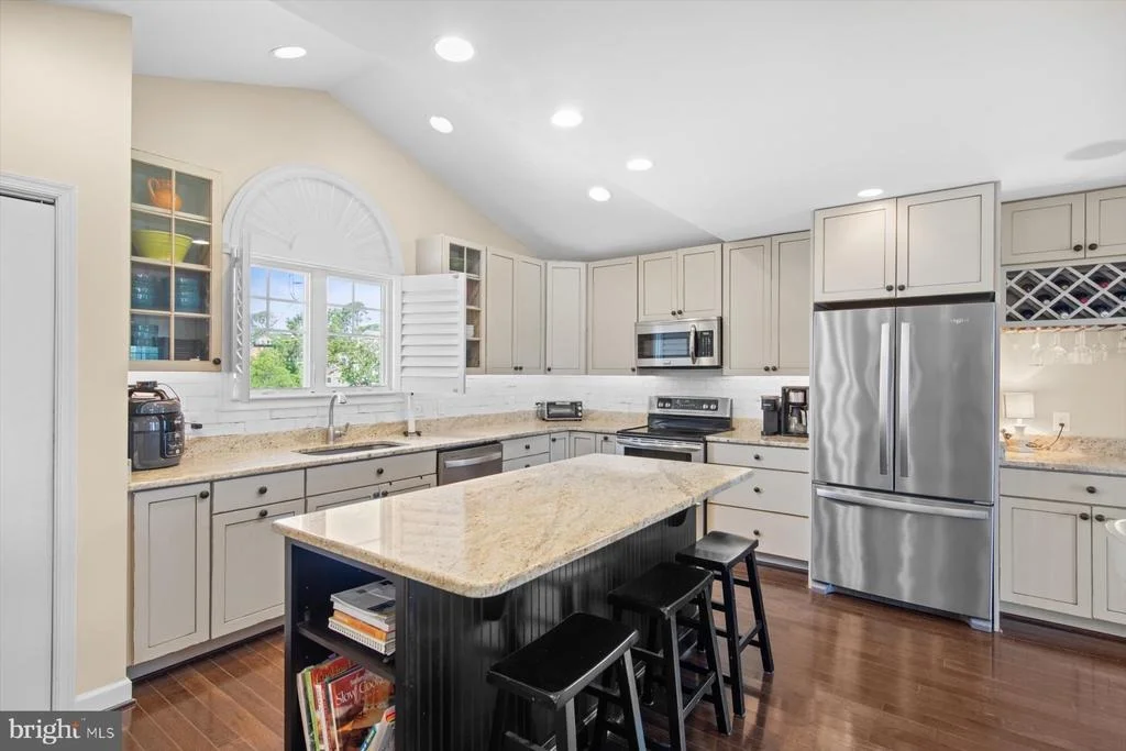 Photo of 138 BAYSHORE DRIVE