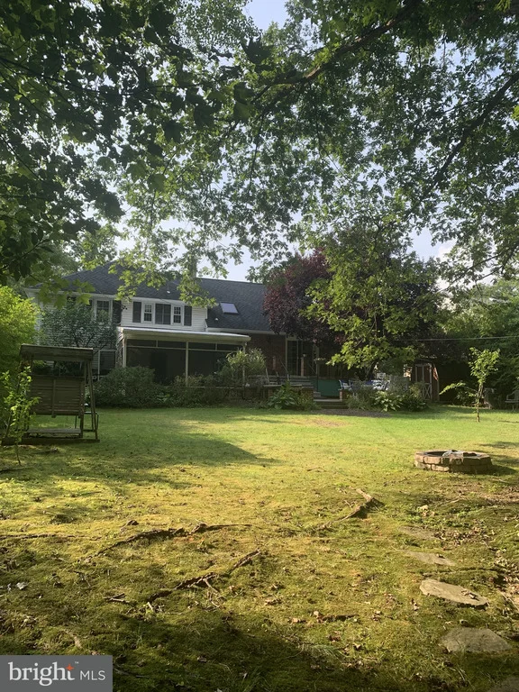 Photo of 1006 CRESTOVER ROAD