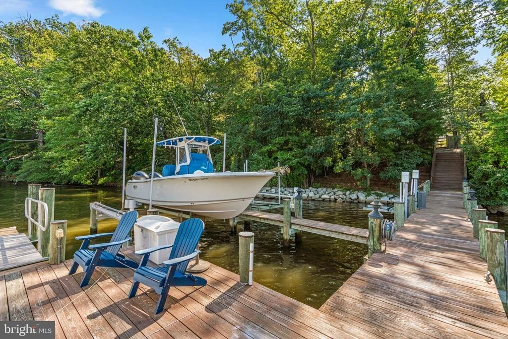 Photo of 370 EAGLE HILL ROAD