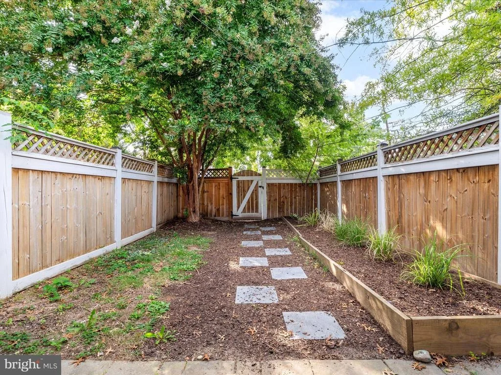Photo of 729 TRAIL AVENUE