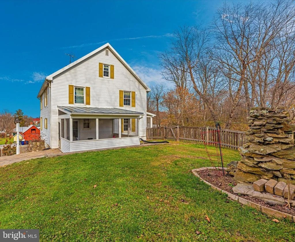 Photo of 9002 WALNUT STREET