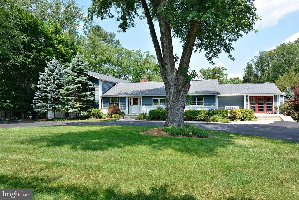 Photo of 2112 APPLE TREE LANE