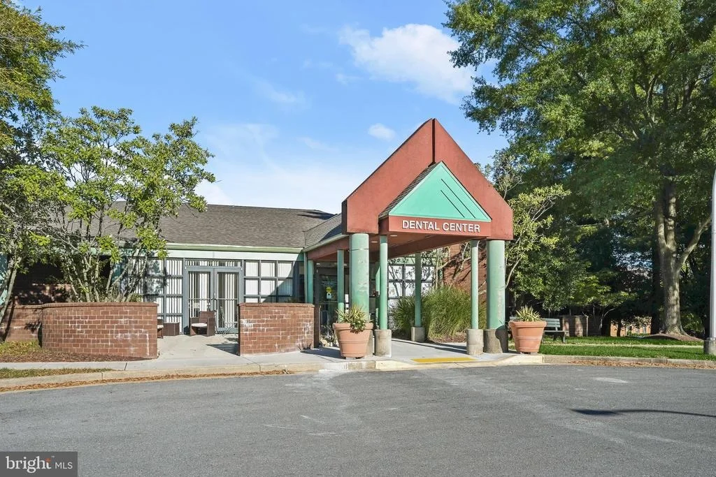 Photo of Unit 1618 at 15101 INTERLACHEN DRIVE