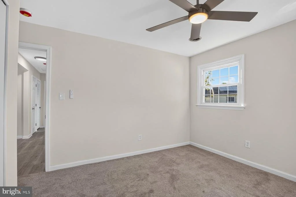 Photo of 6204 AUTH ROAD
