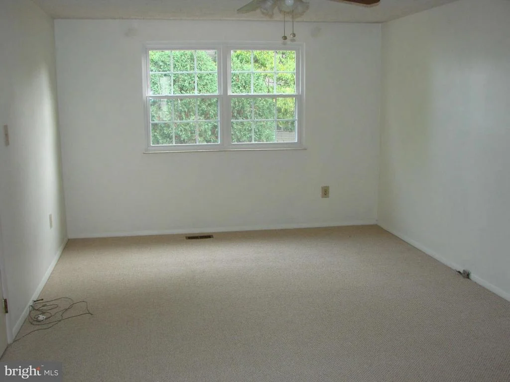 Photo of 1824 LAWNVIEW DRIVE
