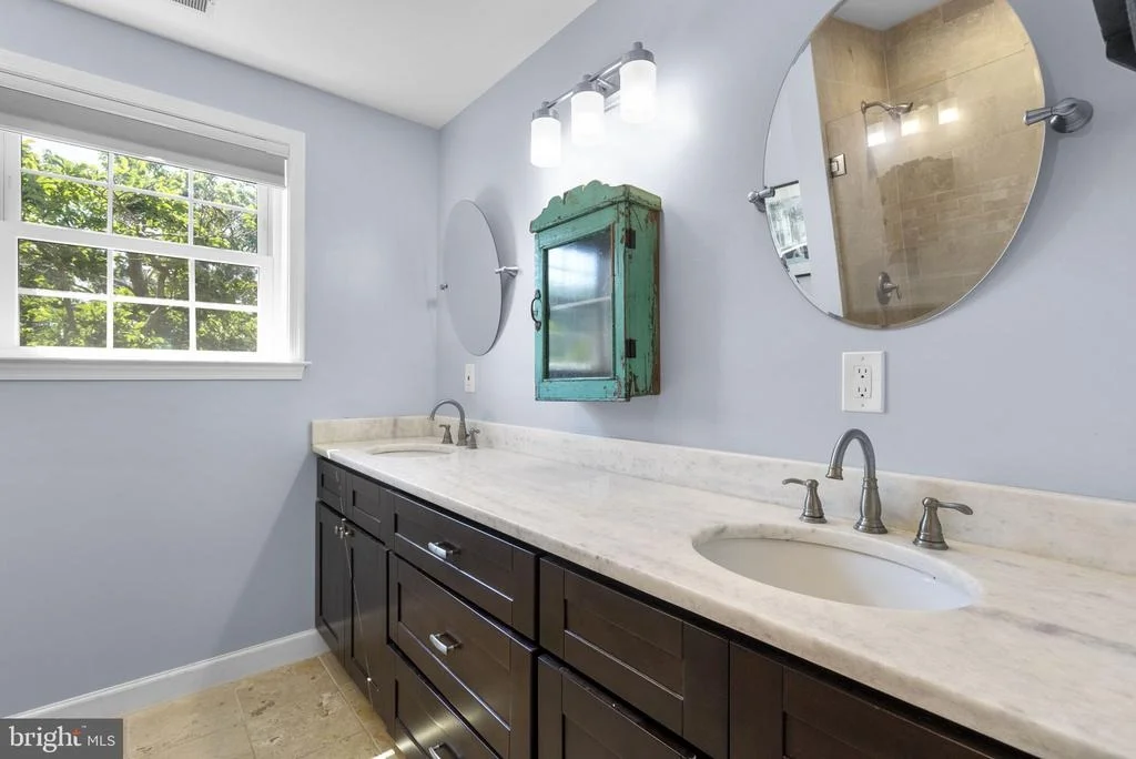 Photo of 9504 BILTMORE DRIVE