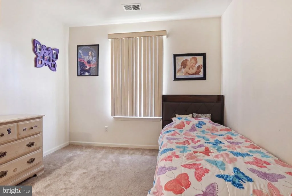 Photo of Unit 1B at 3840 NORMANDY DRIVE