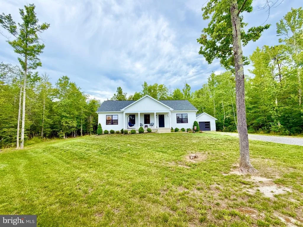 Photo of 9807 ROBERT E LEE DRIVE