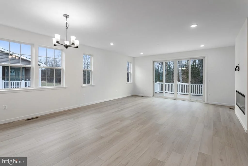 Photo of 2079 SPRINGVALE DRIVE
