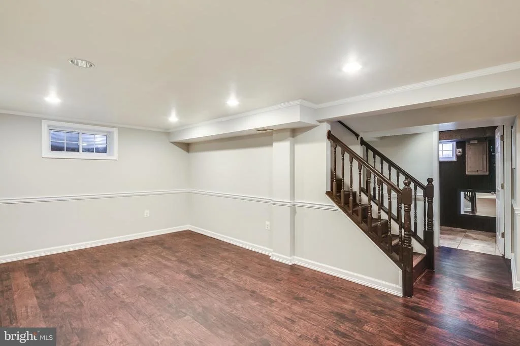 Photo of 505 E SCHUYLER ROAD
