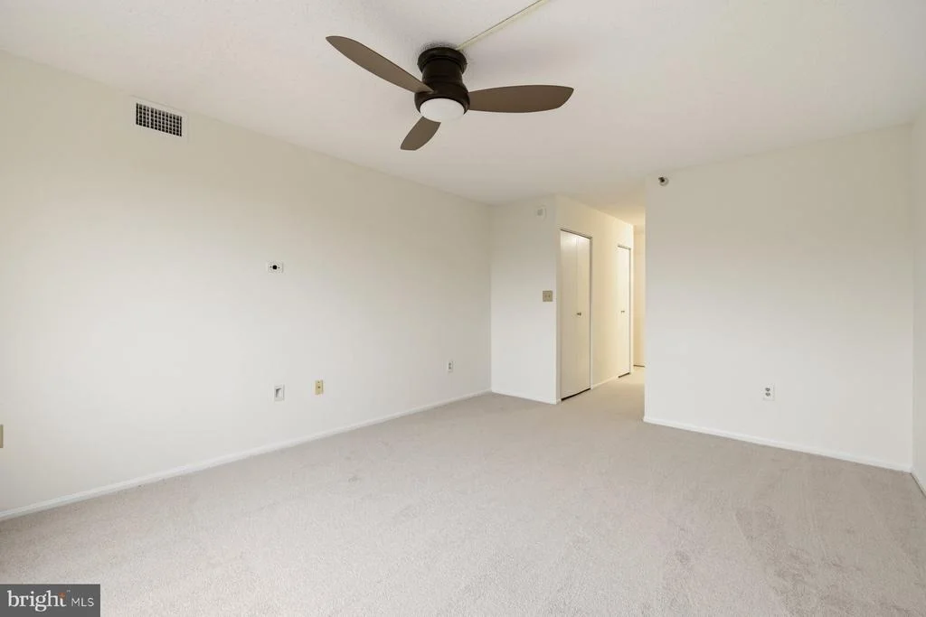 Photo of Unit 2801 at 15107 INTERLACHEN DRIVE