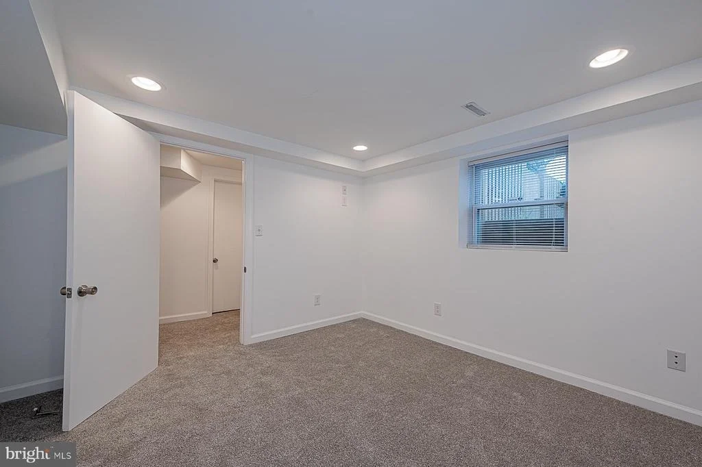 Photo of 8013 TELEGRAPH ROAD